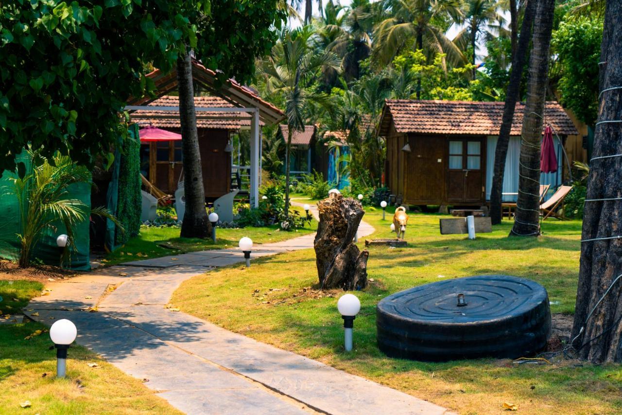 Village Susegat Beach Resort Morjim Exteriér fotografie
