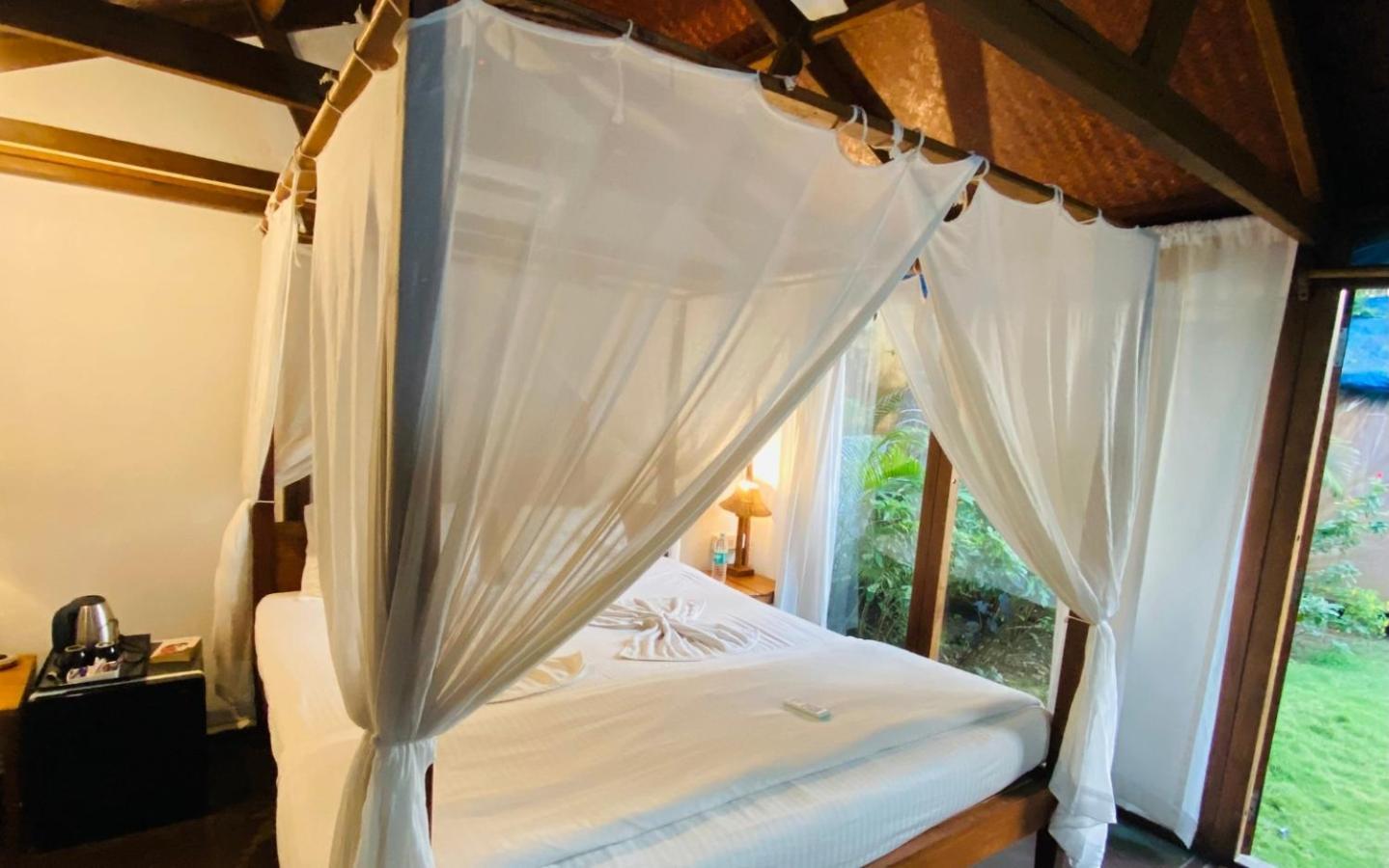 Village Susegat Beach Resort Morjim Exteriér fotografie